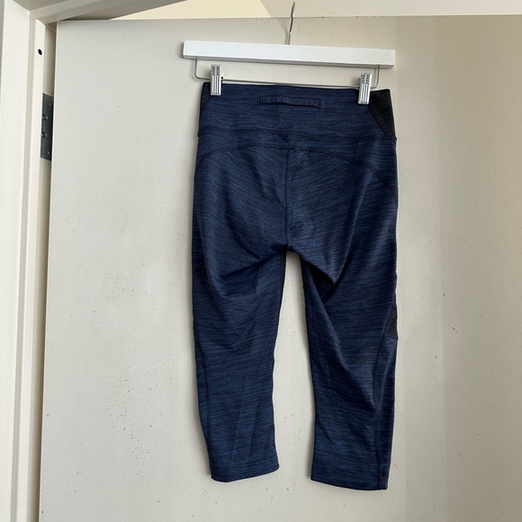 Outdoor Voices Two Tone Cropped Leggings - Picture 7 of 8